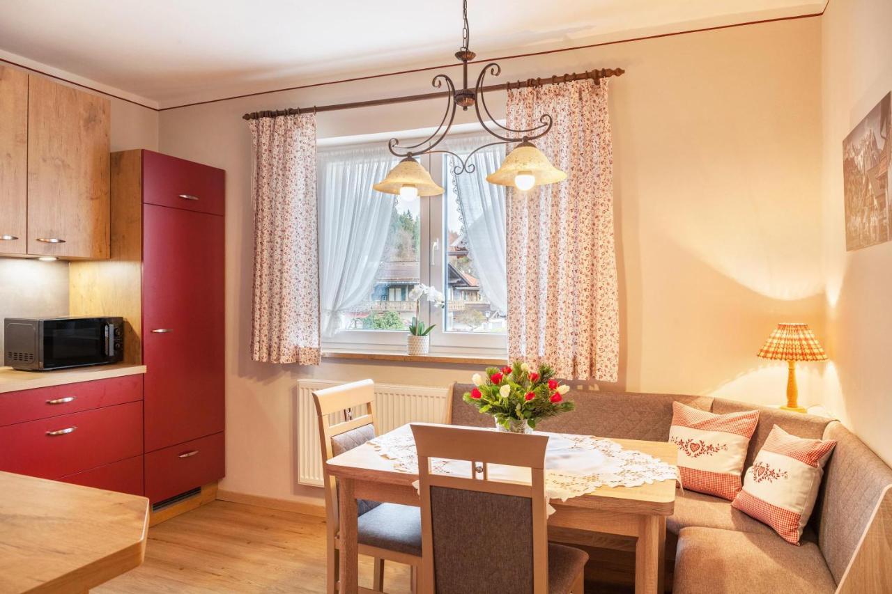 Ferienwohnung Waldruhe Гармиш-Партенкирхен Екстериор снимка